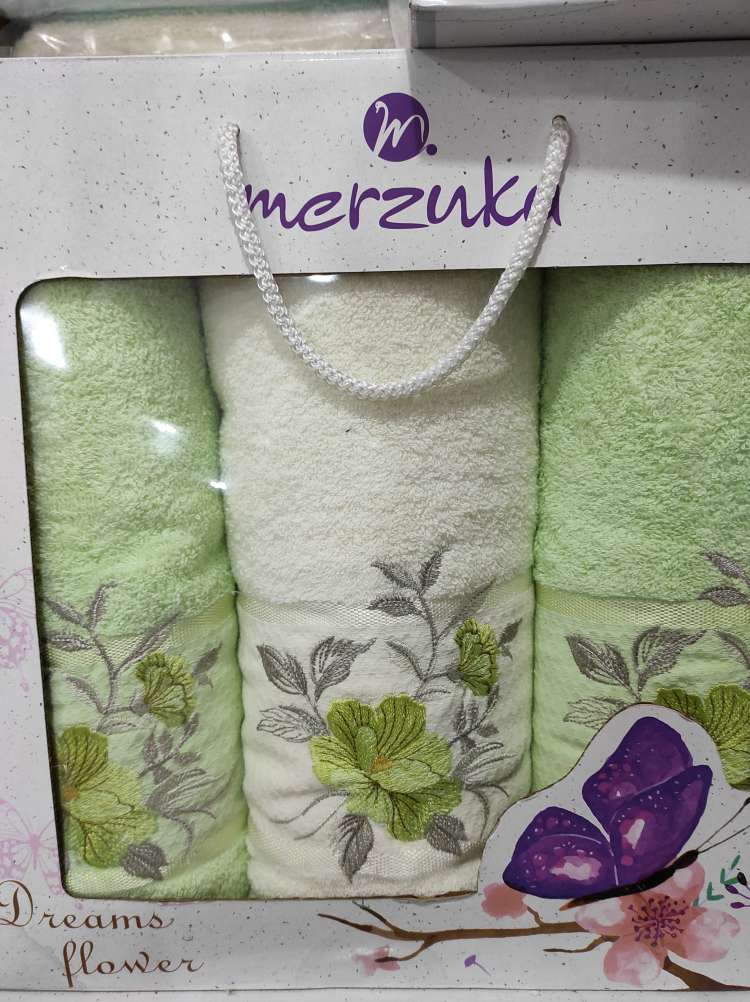 Рушники трійка у коробці Merzuka Deram flower  салатово молочні.