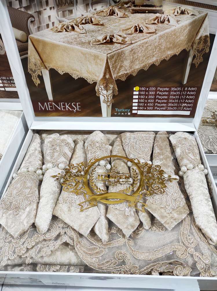 Скатертина Бархат Manekse